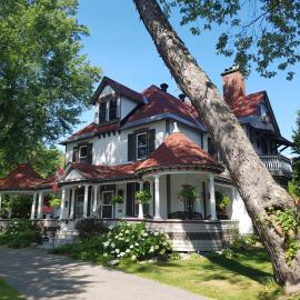 Les Trois Erables Boutique Inn, hotel di Wakefield