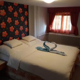 Rózsa apartman、レンティのホテル