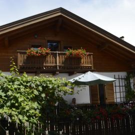 Hof am Brunnen, hotelli kohteessa Cornaiano