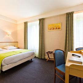 Logis Hôtel de la Paix、サン・ネクテールのホテル