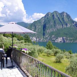 Casa Emilia, hotel u gradu Riva di Solto