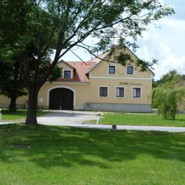 Penzion u Krumlova, Hotel in Srnín