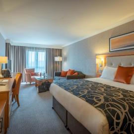 Clayton Hotel Leopardstown، فندق في ليوباردستاون