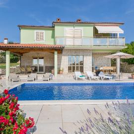 Apartments Cekada, viešbutis mieste Labinas