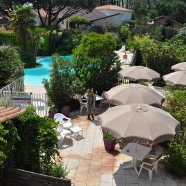 Atlantis Hôtel, hotel v destinaci Mimizan