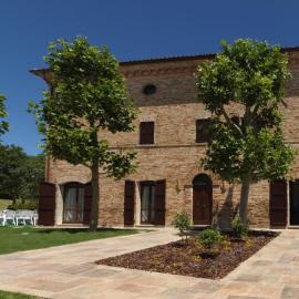 villa Resort Tre Castelli, hotel v destinácii Ripe