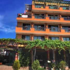 Family hotel Deykin
