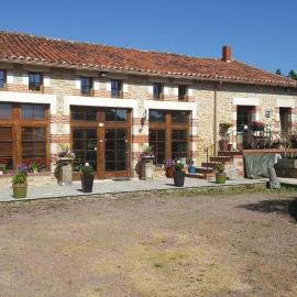 Le Patronage, hotel in Bazoges-en-Pareds