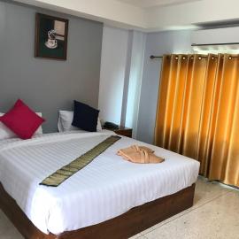 @ RocKo Hotel، فندق في أوتاراديت