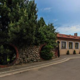 Zajazd Różany, Hotel in Laski
