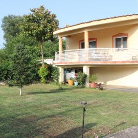 Village Guesthouse, hotel in Keramoti