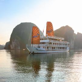 UniCharm Cruise, hotel in Ha Long