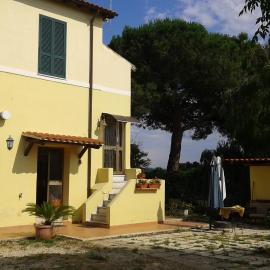 Casale Fernando, hotel a Borgo Pantano