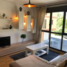 Apartamento Ezcaray con Piscina, hotel en Zorraquín