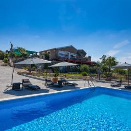 Meerblick Ferienhaus Julian nahe Rovinj โรงแรมในโรวีน