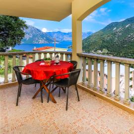 Apartments Zeko, hotel in Donji Morinj