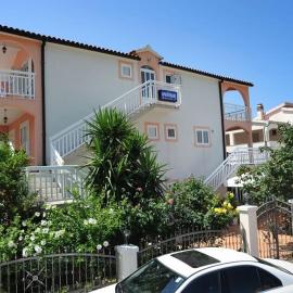 Apartments Majić, hotel di Hvar