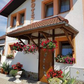 Hotel "ZAUŁEK" Spółka Cywilna Zbigniew Świderski, Elżbieta Świderska, hotel u gradu 'Olszyna'