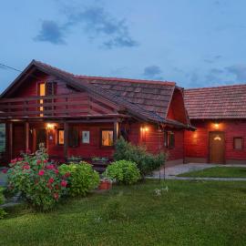 Kuća za odmor Jezero, hotel u gradu Ogulin