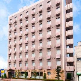 Super Hotel Matsuyama: Matsuyama şehrinde bir otel