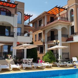 Brilliant Aparthotel, hotel in Sozopol