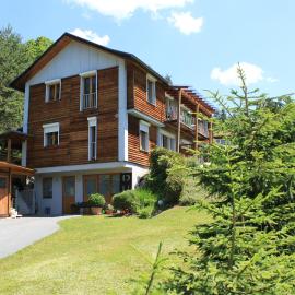Apartments Dualhaus, hotel a Presseggersee