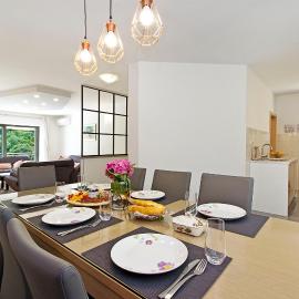 Luxurious, modern and spacious apartment with terraces