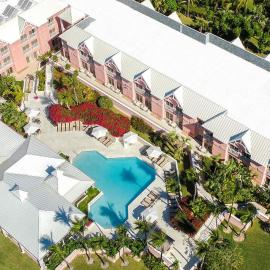 Comfort Suites Paradise Island, hotel i Nassau