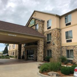 Countryview Inn & Suites, hotel din Robinson