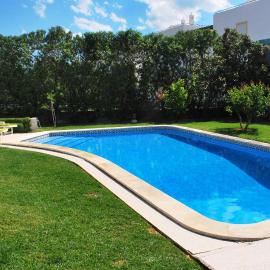 Moradia com piscina em Cabanas, hotel a Cabanas de Tavira