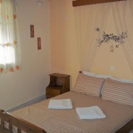 En Leuko Apartments, hotel a Tsoukaladhes