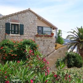 Apartments Peric, hotel in Igrane