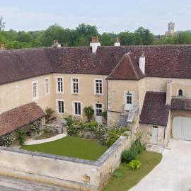 LE PRIEURÉ, hôtel à Noyers-sur-Serein