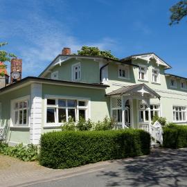 Haus Rosengarten, hotel a Middelhagen