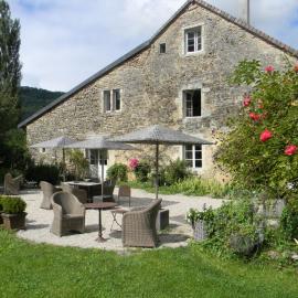La Grange à Nicolas, hotel in Baume-les-Messieurs