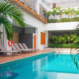 Nonnee Hotel Kata Beach Phuket, hotel di Pantai Kata
