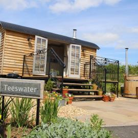 Fair Farm Hideaway، فندق في Waltham on the Wolds