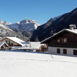Chalet Relax, hotel en Pozza di Fassa