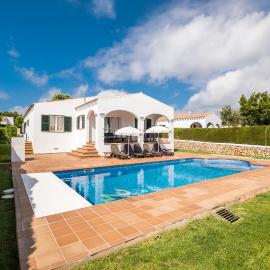 Villas Finesse By MENORCARENTALS, Hotel in Son Bou