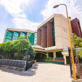 Hotel Devi Grand - Katra, hotel di Katra
