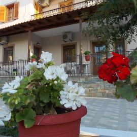 Studios Kentia, Hotel in Skala Marion