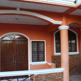 Touristlink Homestay, מלון בדונסול