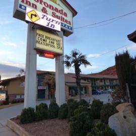 Coronada Inn & Suites โรงแรมในเซนต์ จอร์จ