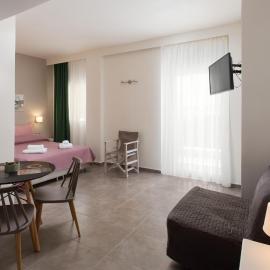 Seaside Studios, hotell i Áyioi Apóstoloi