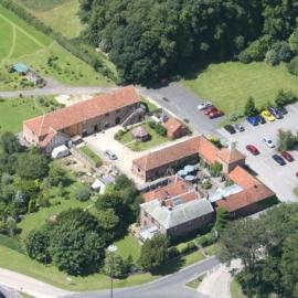 Wolds Village Hotel, hotel sa Bainton