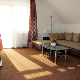 SeSil Apartman、Pusztavámのホテル