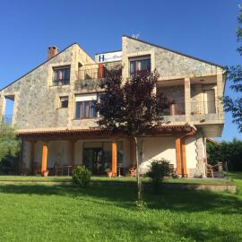 Hosteria La Moraleja, hotel di Solares