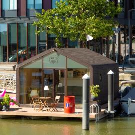 Wikkelboats at Wijnhaven, hotel v Rotterdamu