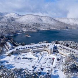 Urabandai Lake Resort Goshiki no Mori, hotel Kitasiobarában