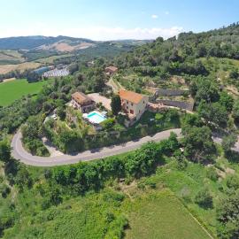 Agriturismo Le Capanne، فندق في San Dalmazio